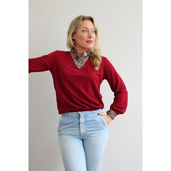 Vintage, Deadstock 1970's Cranberry Ruffle Blouse ~ Women's Small, Medium, Large - Picture 2 of 9